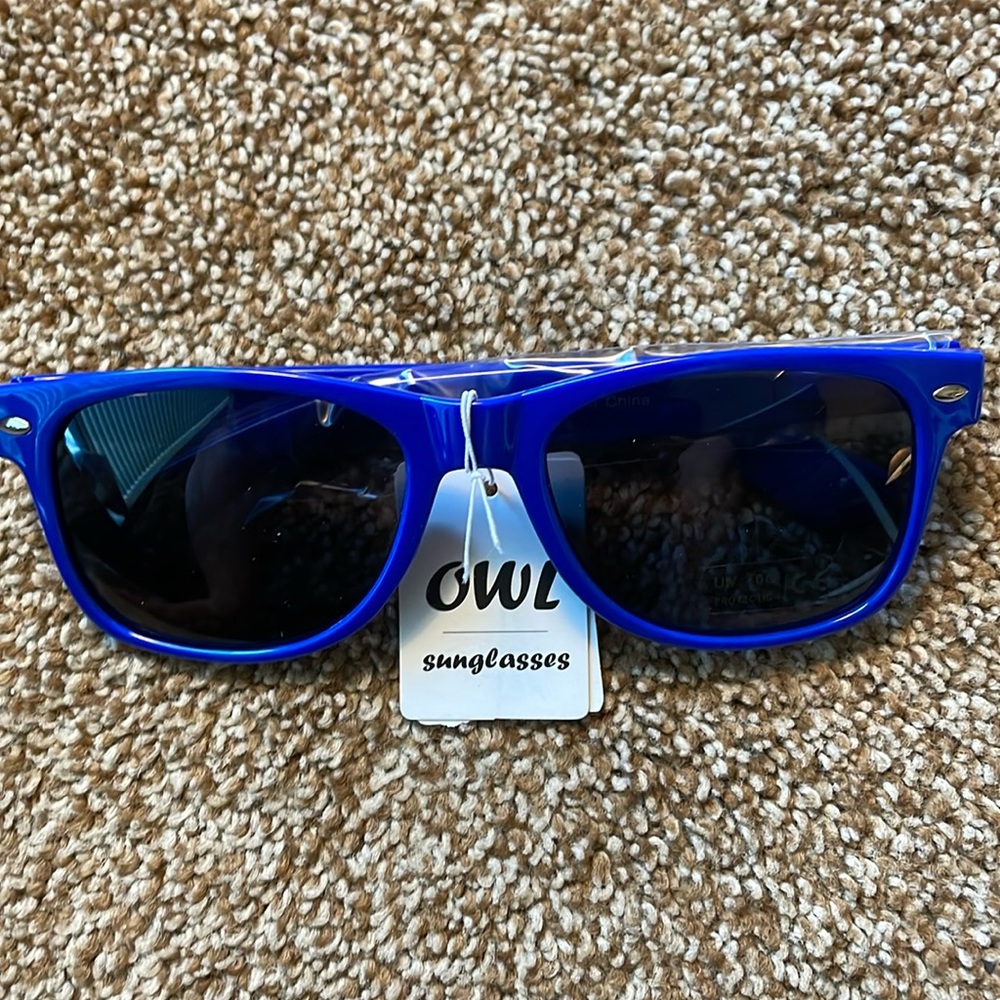 Owl blue Classic 80’s Dark Lens Sunglasses